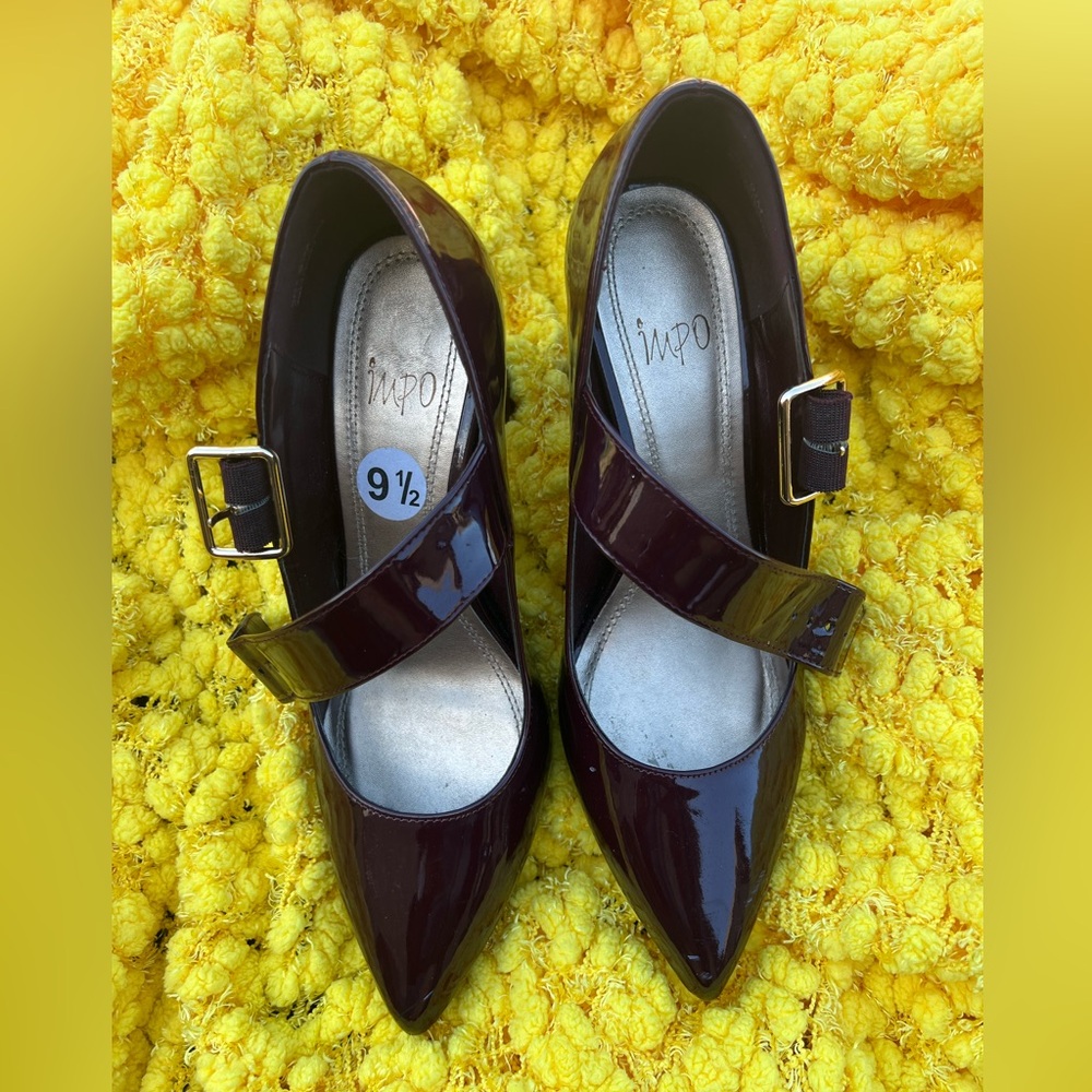 Pre-owned Impo Pointy Toe Patent Leather Heel